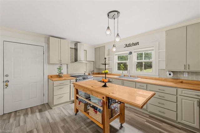 5874 Tom Hill Road, Archdale, NC 27263