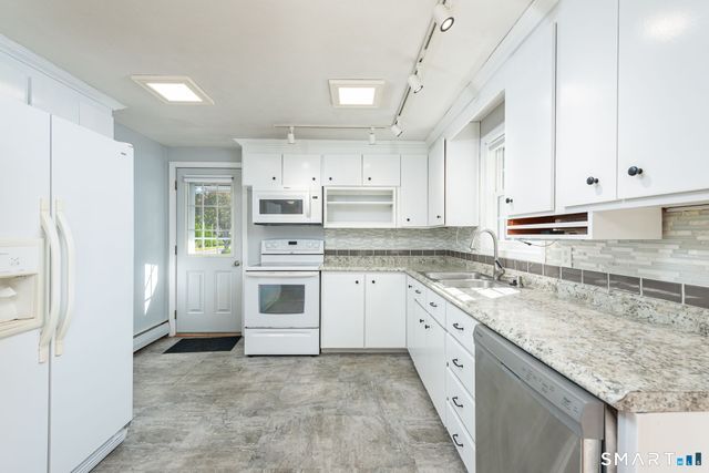 10 Ann Street, Enfield, CT 06082