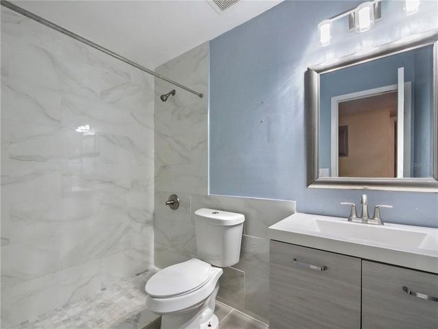 2470 OAK PARK WAY 208, Orlando, FL 32822