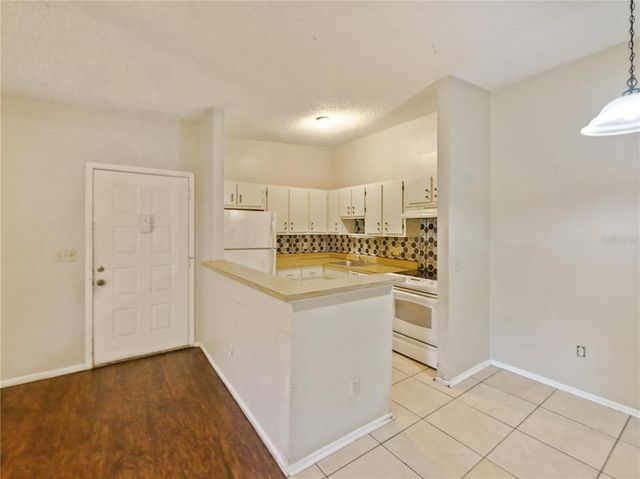 2470 OAK PARK WAY 208, Orlando, FL 32822