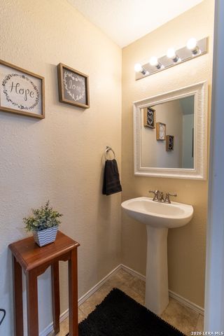 11906 Meadow, San Antonio, TX 78254