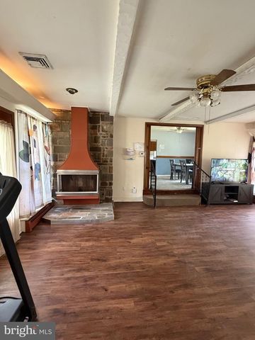 275 GREENTREE ROAD, Sewell, NJ 08080