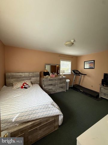 275 GREENTREE ROAD, Sewell, NJ 08080