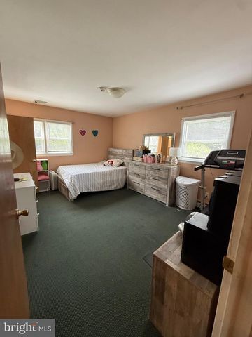 275 GREENTREE ROAD, Sewell, NJ 08080