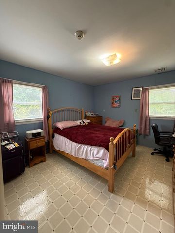 275 GREENTREE ROAD, Sewell, NJ 08080