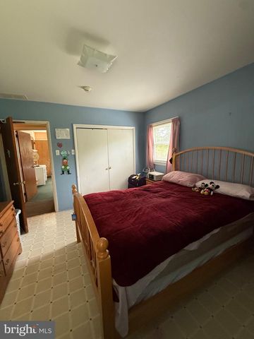 275 GREENTREE ROAD, Sewell, NJ 08080