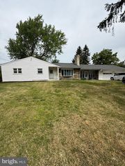 275 GREENTREE ROAD, Sewell, NJ 08080