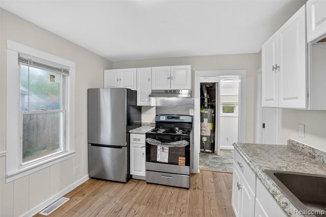 4910 Hughes Road, Lansing, MI 48910