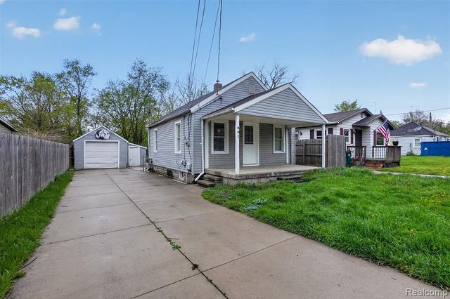 4910 Hughes Road, Lansing, MI 48910