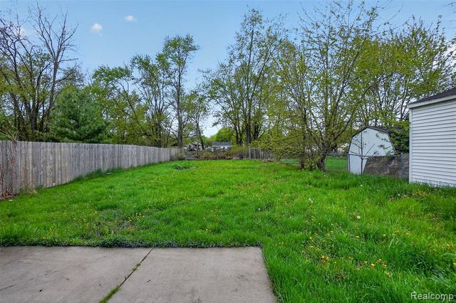 4910 Hughes Road, Lansing, MI 48910