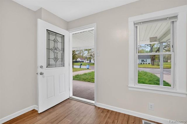 4910 Hughes Road, Lansing, MI 48910