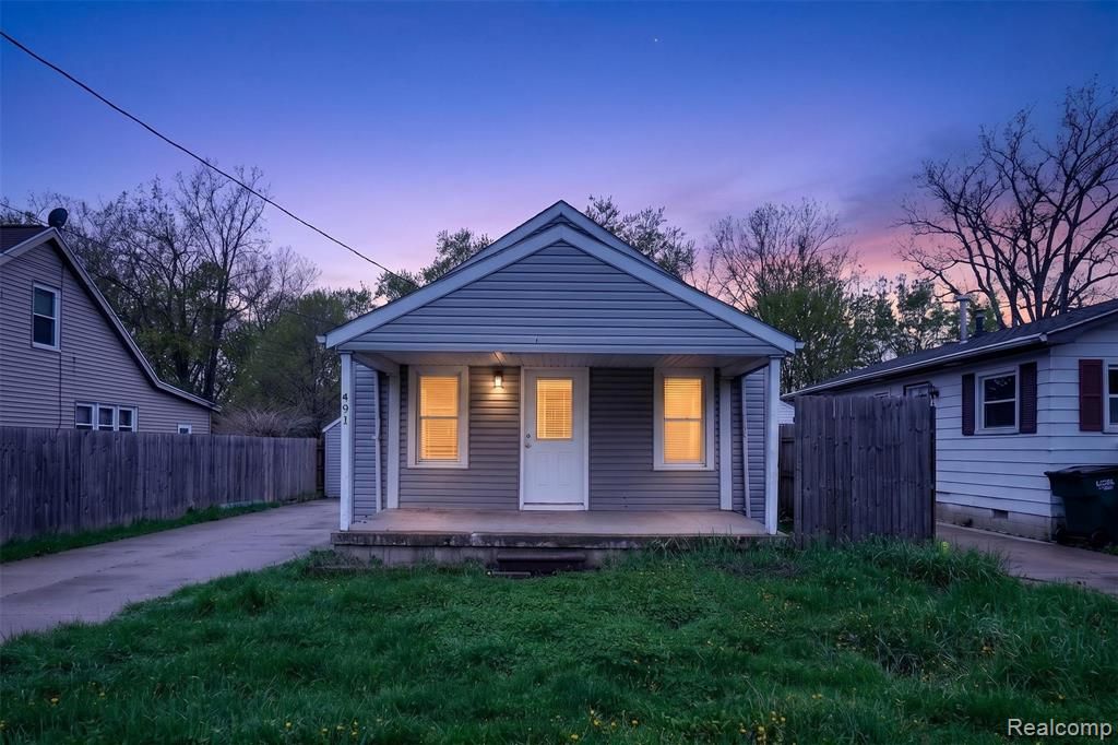 4910 Hughes Road, Lansing, MI 48910