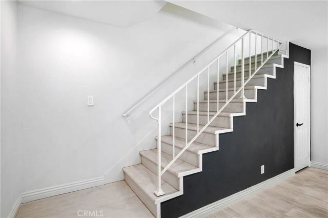 21620 Burbank 20, Woodland Hills, CA 91367