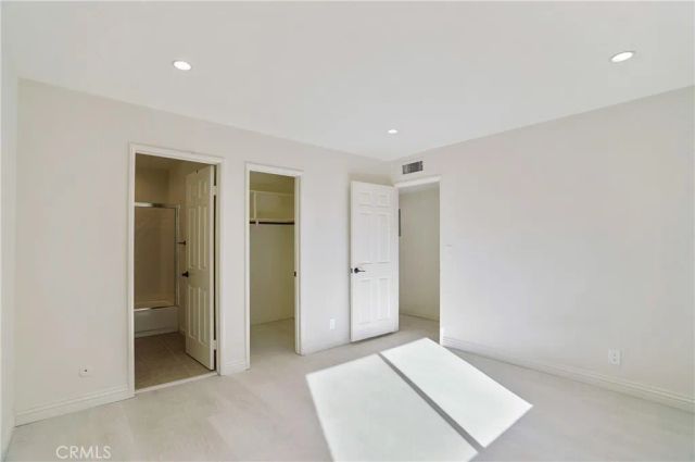 21620 Burbank 20, Woodland Hills, CA 91367