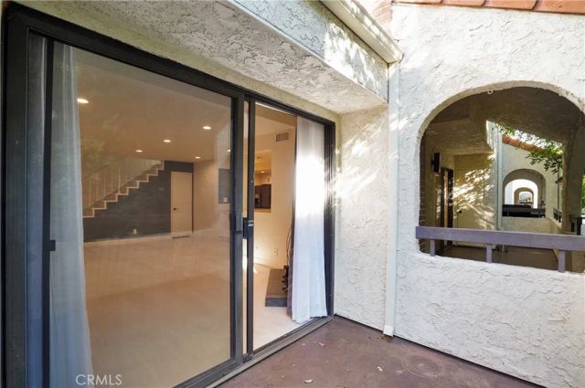 21620 Burbank 20, Woodland Hills, CA 91367