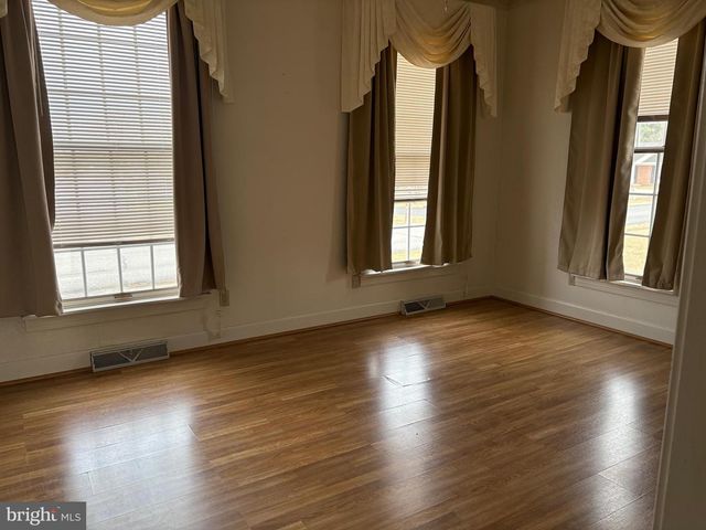 201 HOPE MOUNTAIN DR, Moorefield, WV 26836