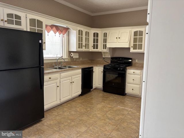 201 HOPE MOUNTAIN DR, Moorefield, WV 26836