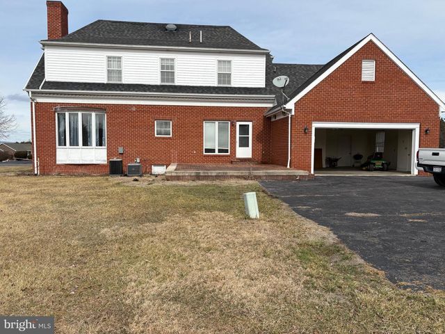 201 HOPE MOUNTAIN DR, Moorefield, WV 26836