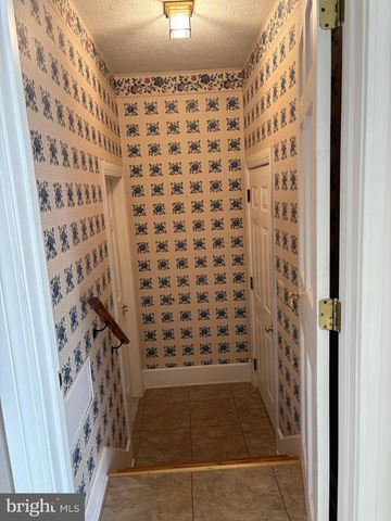 201 HOPE MOUNTAIN DR, Moorefield, WV 26836