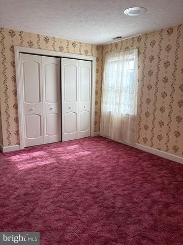 201 HOPE MOUNTAIN DR, Moorefield, WV 26836