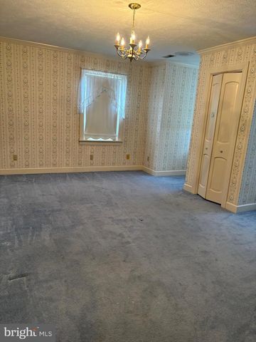 201 HOPE MOUNTAIN DR, Moorefield, WV 26836