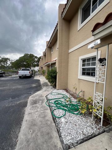7983 NW 35th Ct 6, Coral Springs, FL 33065