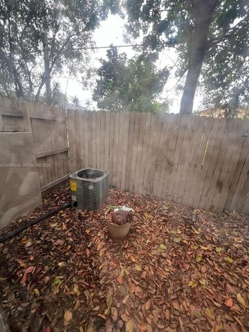 7983 NW 35th Ct 6, Coral Springs, FL 33065