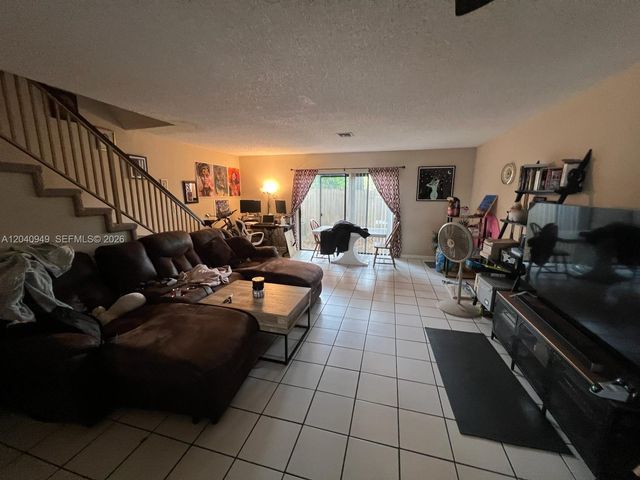 7983 NW 35th Ct 6, Coral Springs, FL 33065