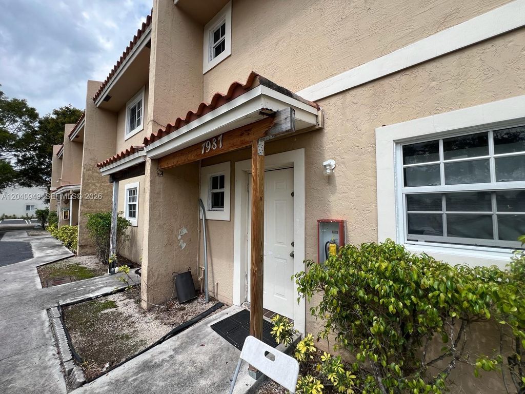 7983 NW 35th Ct 6, Coral Springs, FL 33065