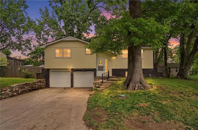 6710 CLEVELAND Avenue, Kansas City, KS 66104