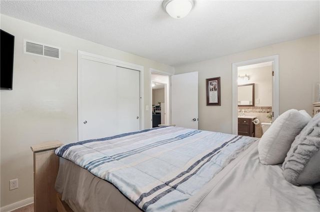 6710 CLEVELAND Avenue, Kansas City, KS 66104