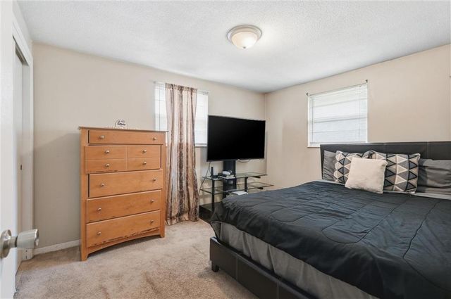 6710 CLEVELAND Avenue, Kansas City, KS 66104