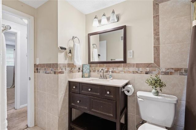 6710 CLEVELAND Avenue, Kansas City, KS 66104