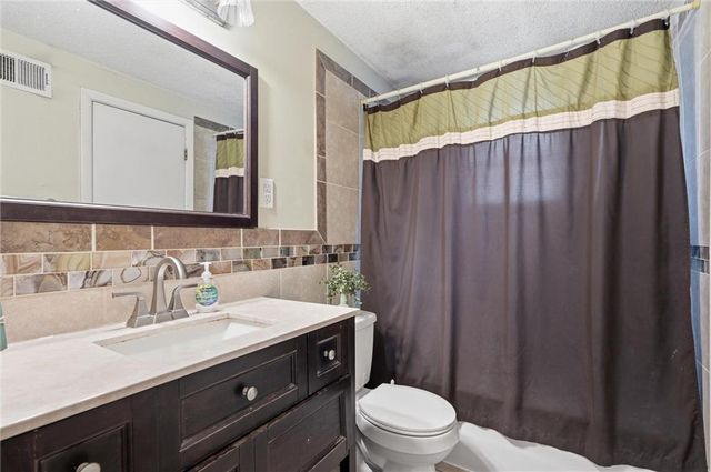 6710 CLEVELAND Avenue, Kansas City, KS 66104