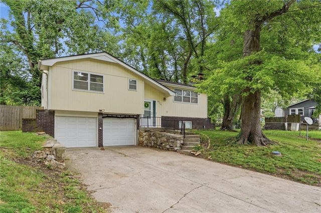 6710 CLEVELAND Avenue, Kansas City, KS 66104