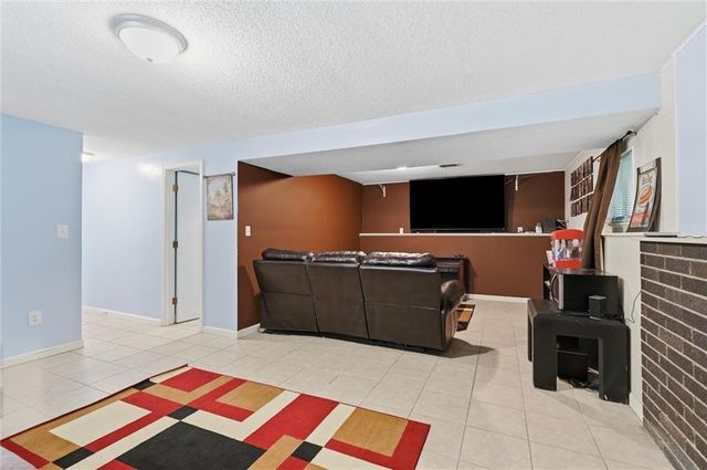 6710 CLEVELAND Avenue, Kansas City, KS 66104