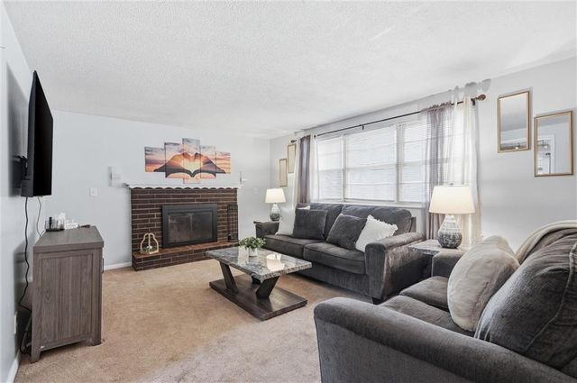 6710 CLEVELAND Avenue, Kansas City, KS 66104