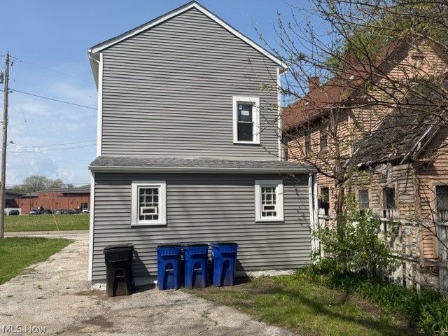 1427 E 92nd Street, Cleveland, OH 44106