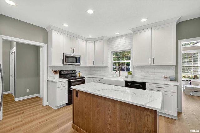 3405 MARYNOEL Avenue, Bettendorf, IA 52722