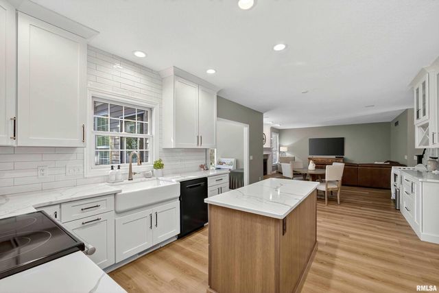 3405 MARYNOEL Avenue, Bettendorf, IA 52722