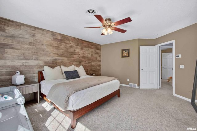 3405 MARYNOEL Avenue, Bettendorf, IA 52722