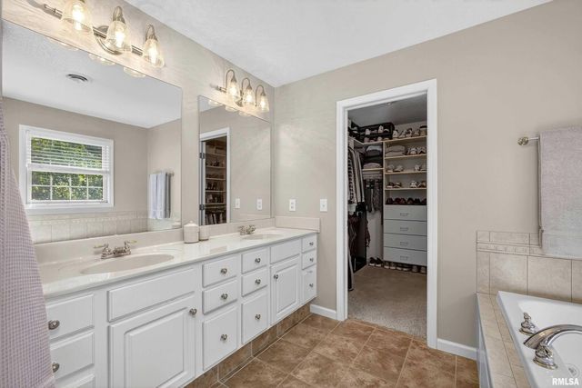 3405 MARYNOEL Avenue, Bettendorf, IA 52722