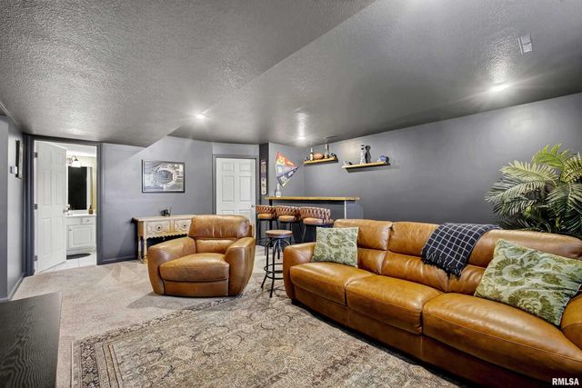 3405 MARYNOEL Avenue, Bettendorf, IA 52722