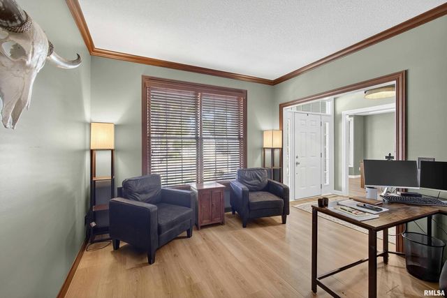 3405 MARYNOEL Avenue, Bettendorf, IA 52722