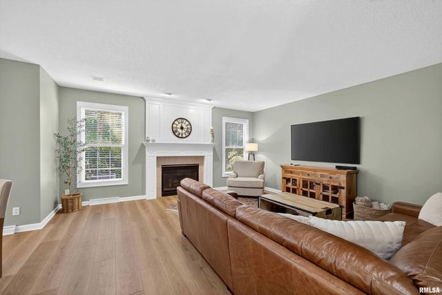 3405 MARYNOEL Avenue, Bettendorf, IA 52722