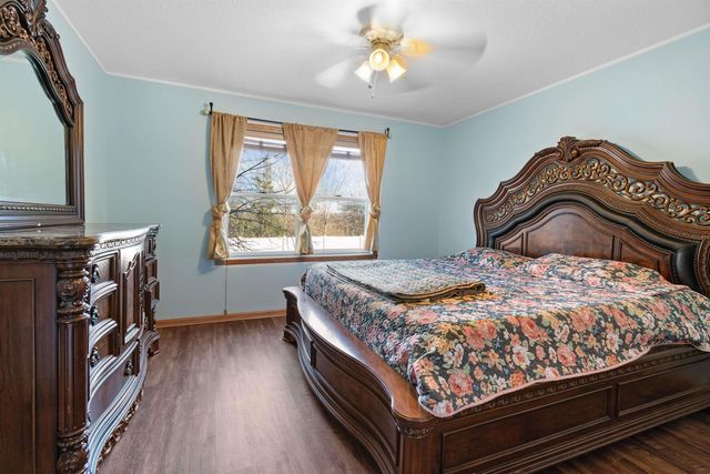 5531 Summerland Drive, Waterloo, IA 50701