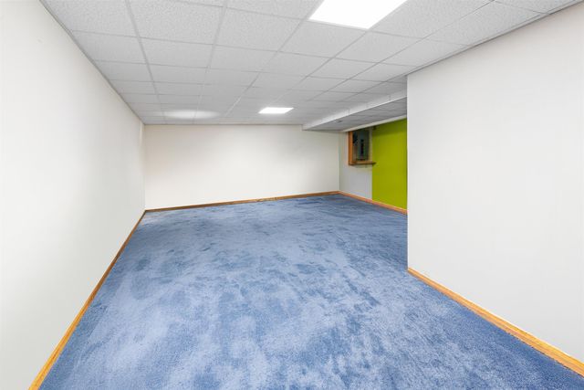 5531 Summerland Drive, Waterloo, IA 50701