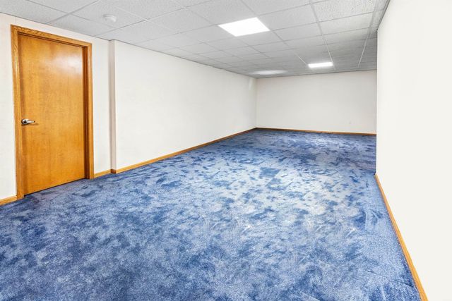 5531 Summerland Drive, Waterloo, IA 50701