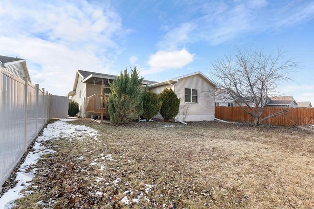 5531 Summerland Drive, Waterloo, IA 50701