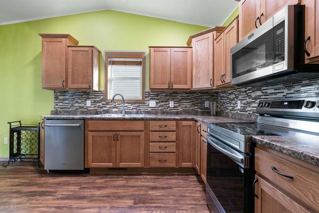 5531 Summerland Drive, Waterloo, IA 50701